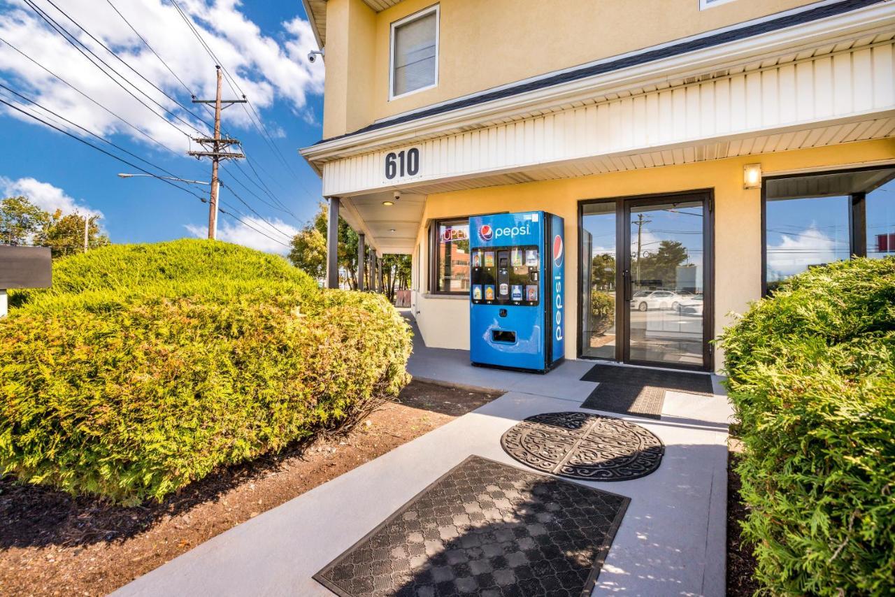 Red Carpet Inn Edison Exterior photo